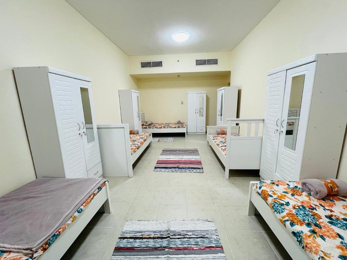 Dubai Hostel Экстерьер фото