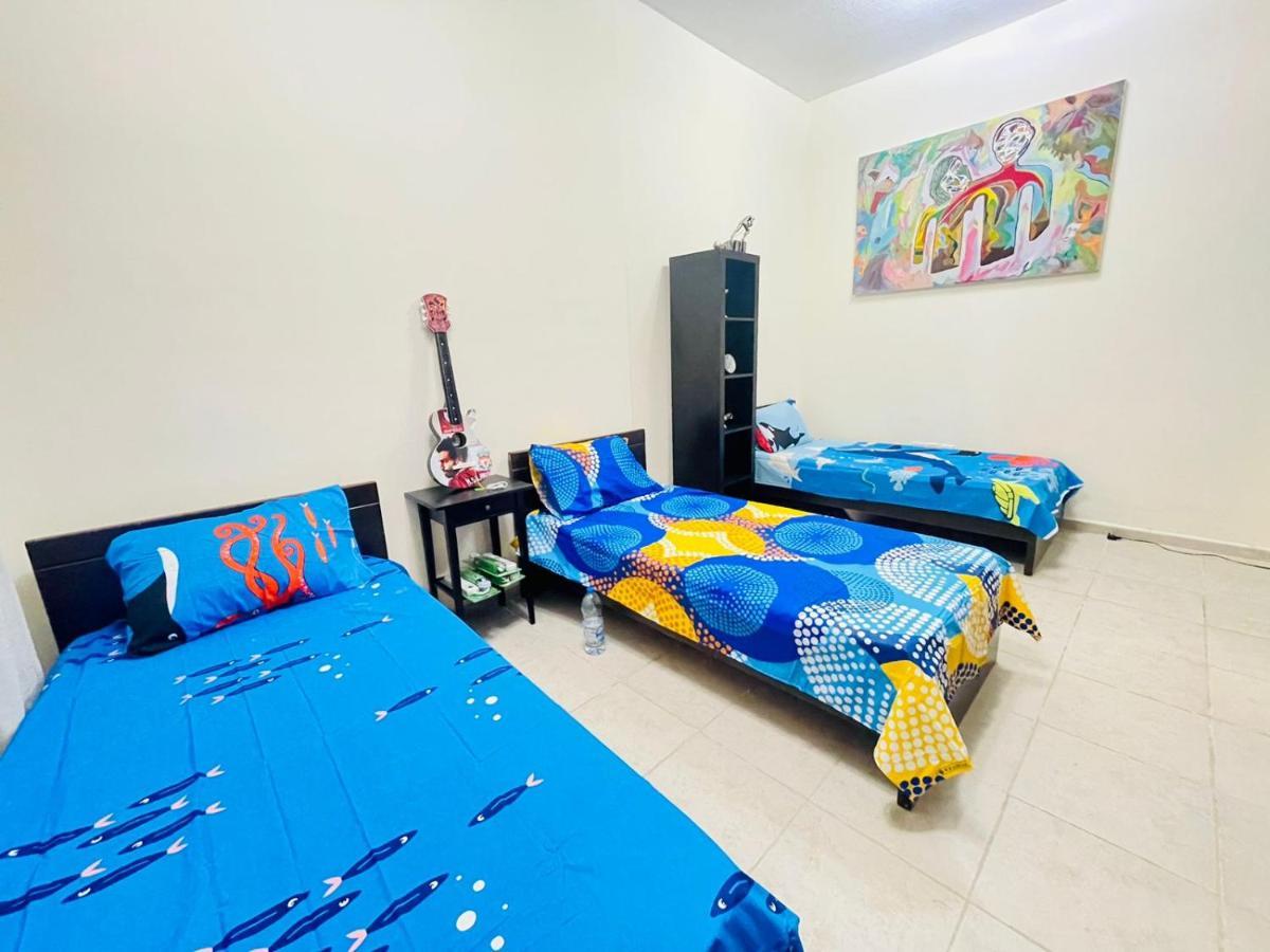 Dubai Hostel Экстерьер фото