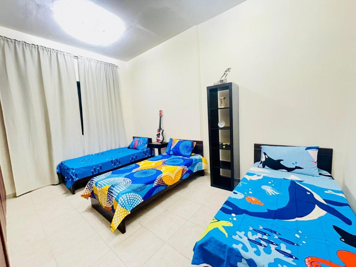 Dubai Hostel Экстерьер фото