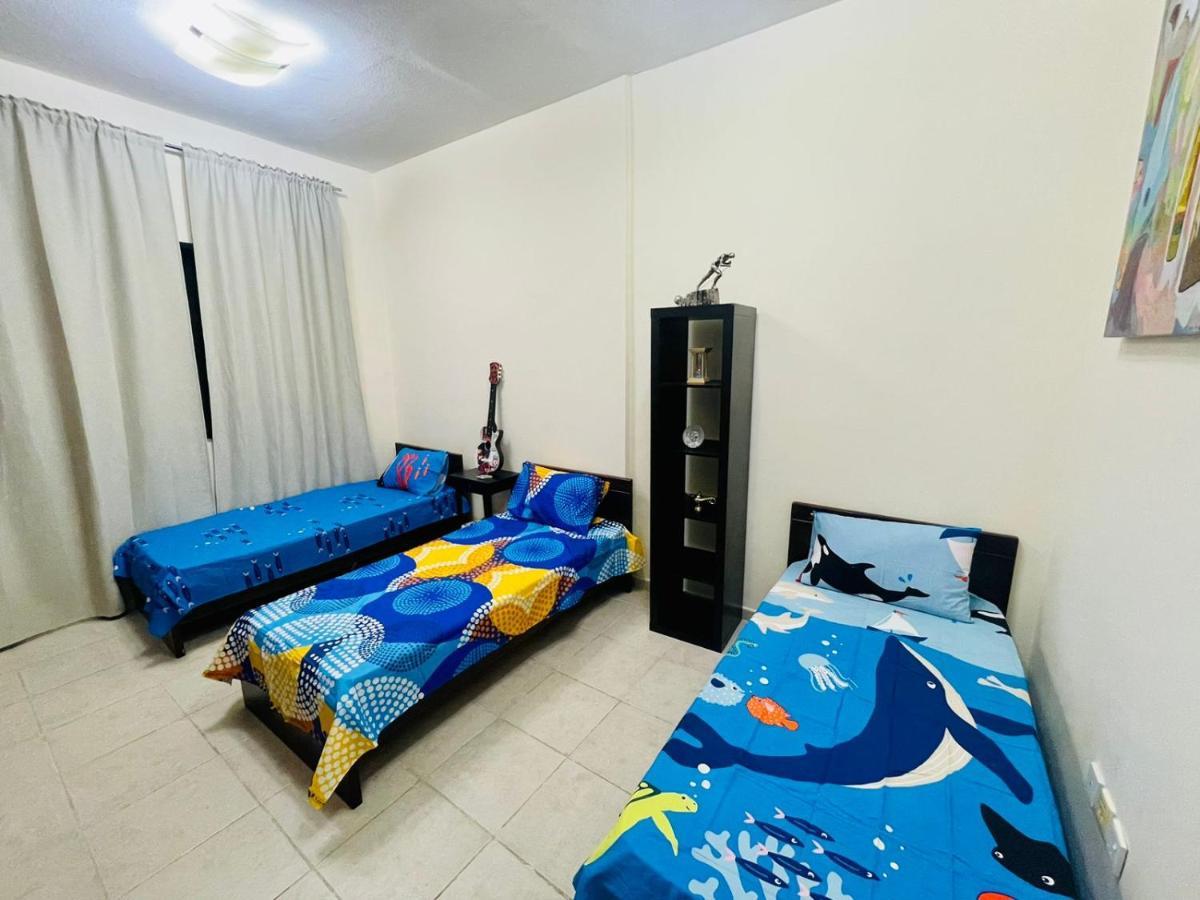 Dubai Hostel Экстерьер фото